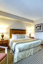Hotel Monte Carlo Inn Barrie Suites photo 4