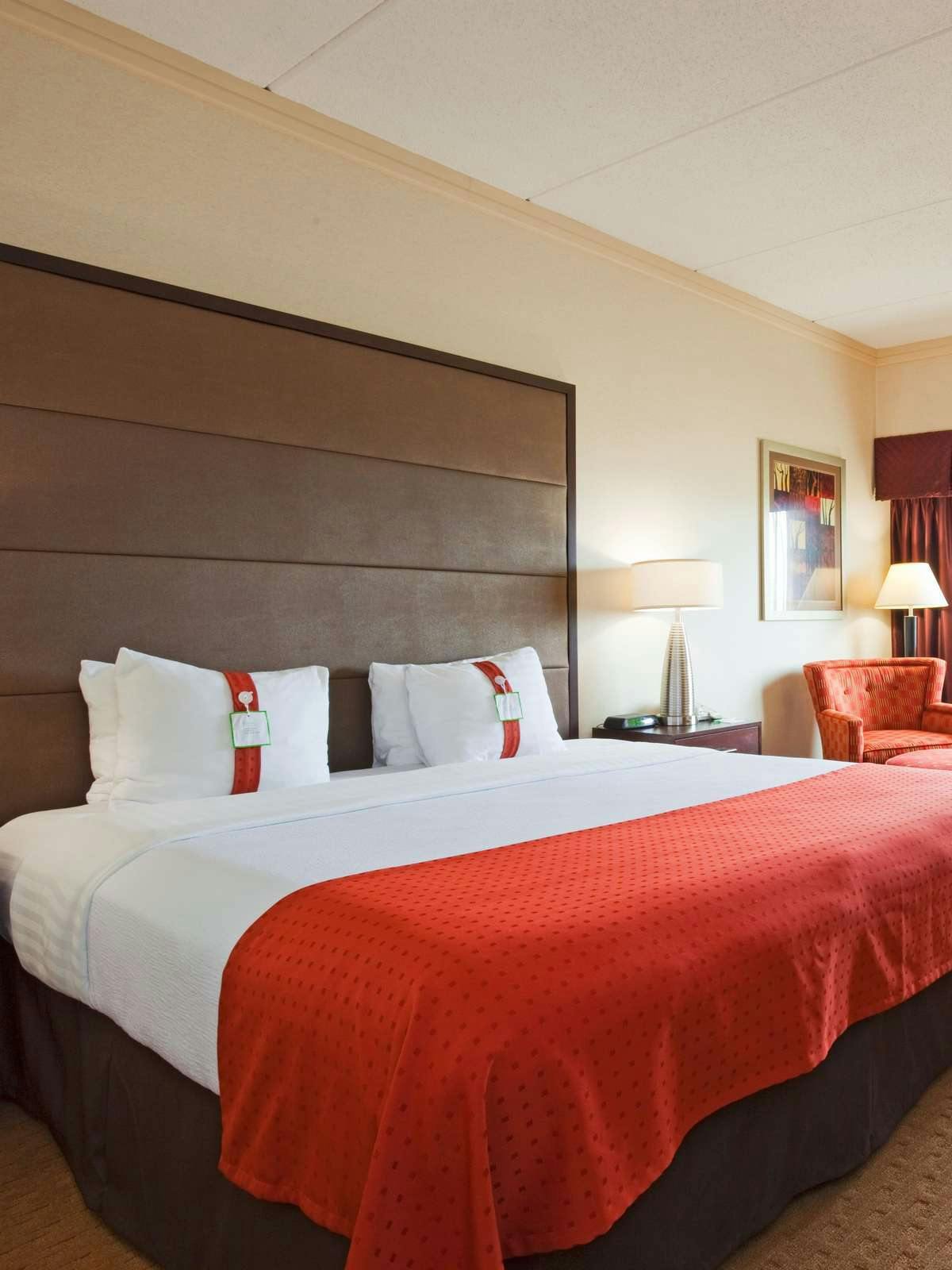 Hotel Crowne Plaza Suites MSP Airport Mall Of America photo 2