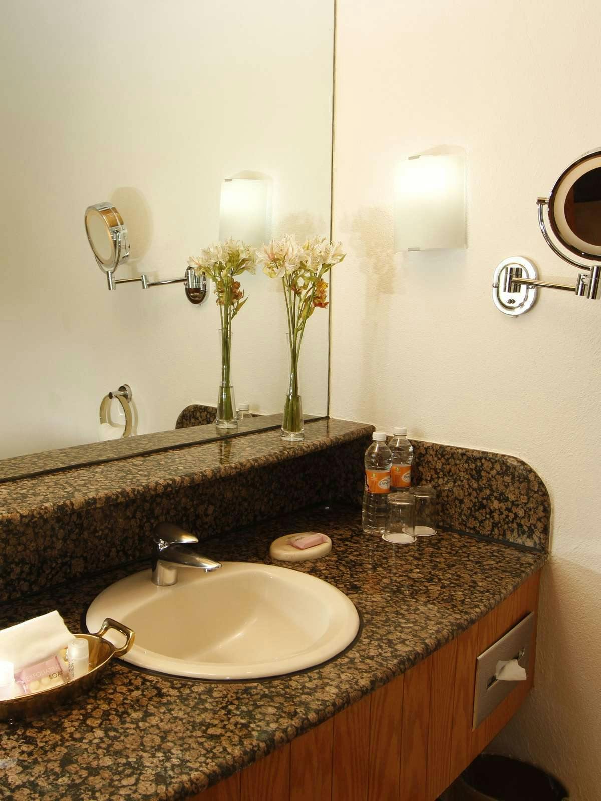 Hotel Crowne Plaza Toluca Lancaster photo 2