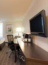 Hotel Crowne Plaza Toronto Airport photo 2
