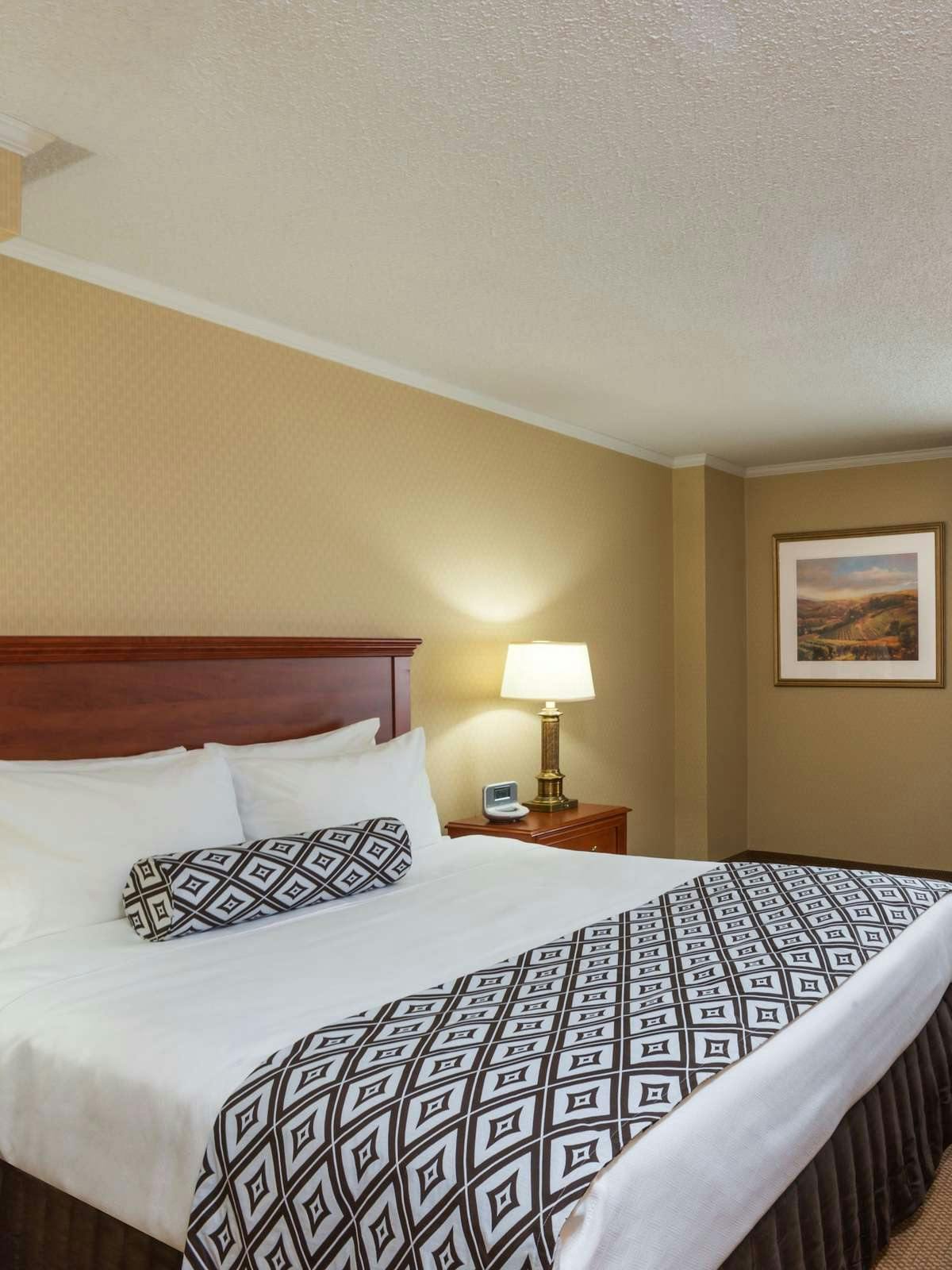 Hotel Crowne Plaza Toronto Airport photo 1