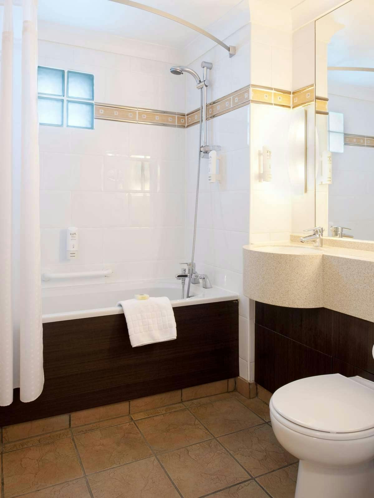 Hotel Holiday Inn A55 Chester West photo 3