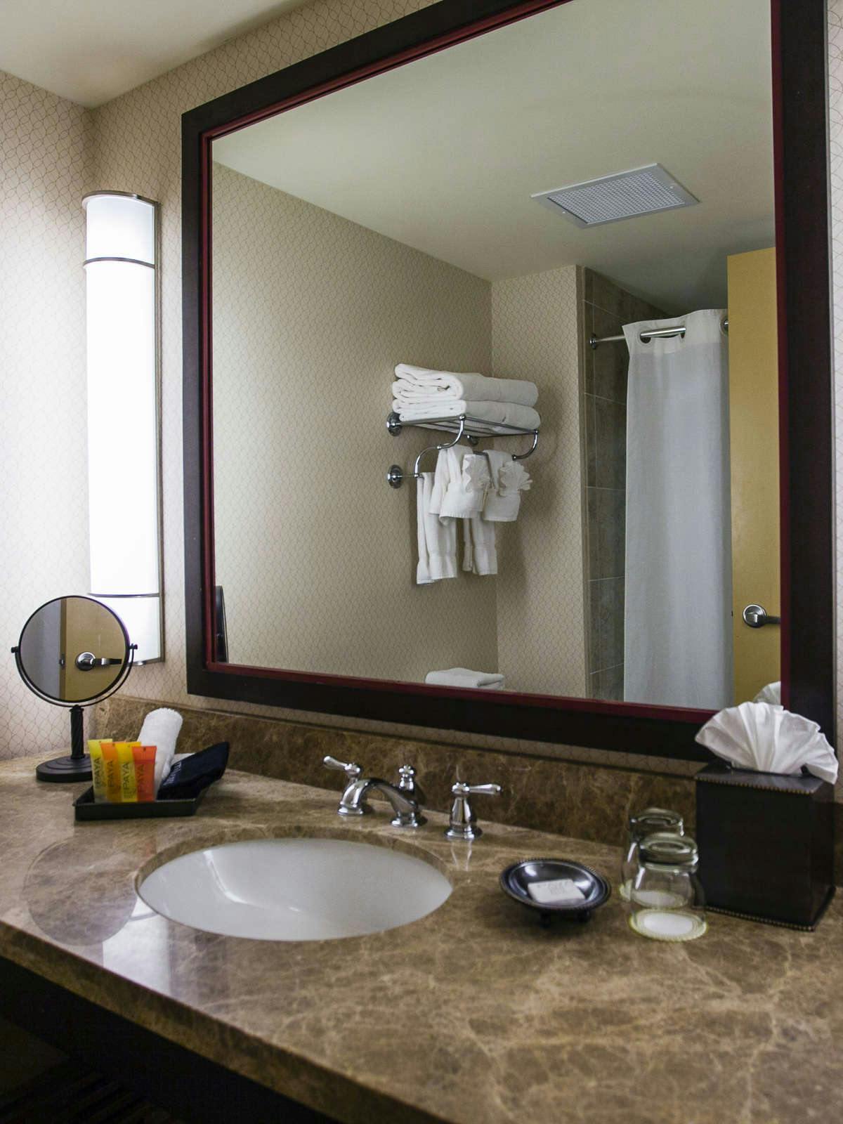 Hotel Overton Hotel and Conference Center photo 4