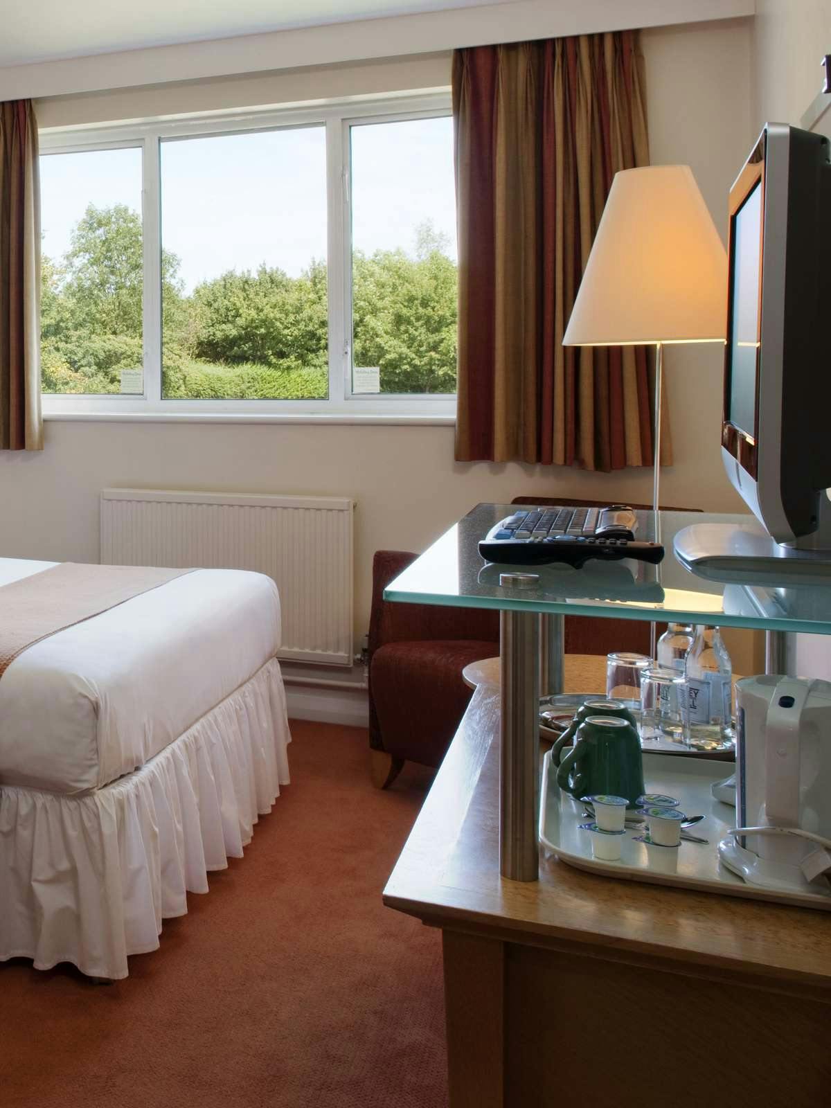 Hotel Holiday Inn Ashford North A20 photo 2