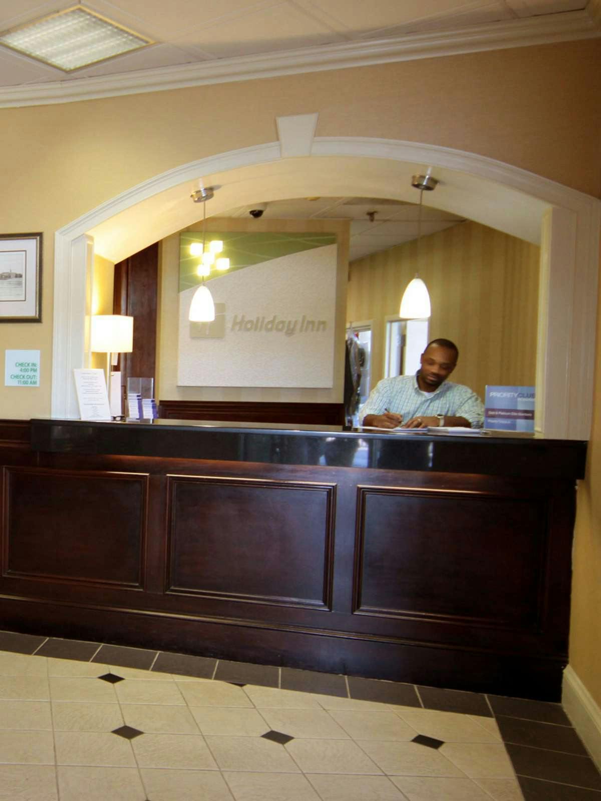 Hotel Holiday Inn Charleston Riverview photo 5