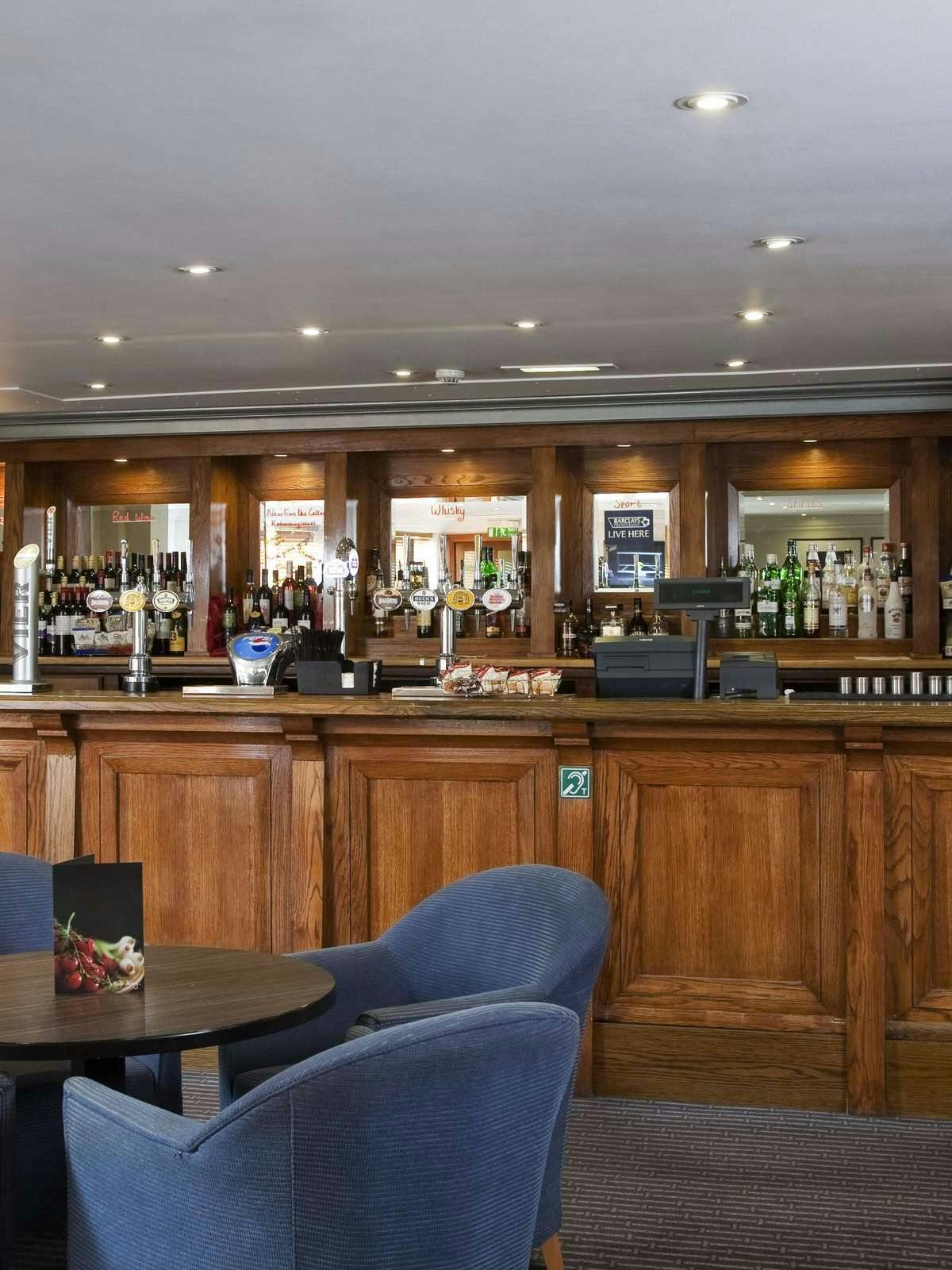 Hotel Holiday Inn Chester South photo 2