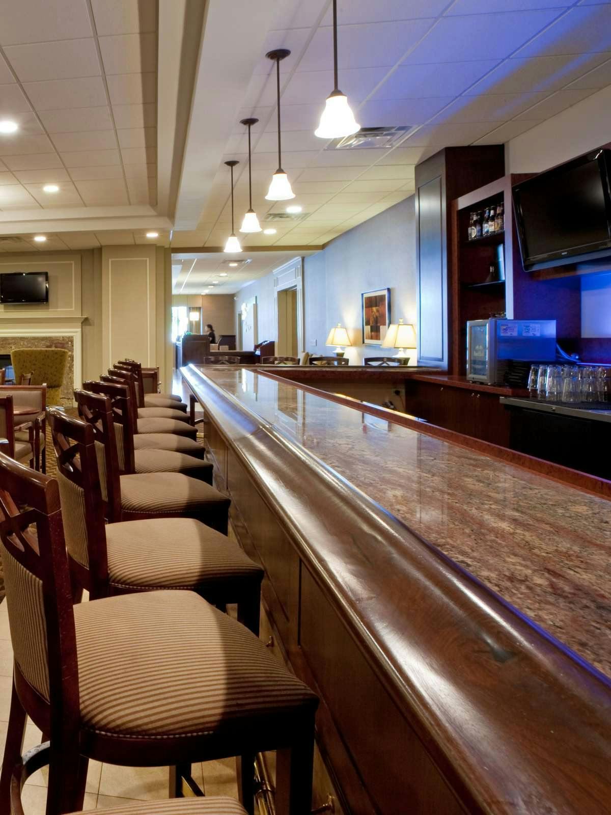 Hotel Holiday Inn Charlottesville photo 4