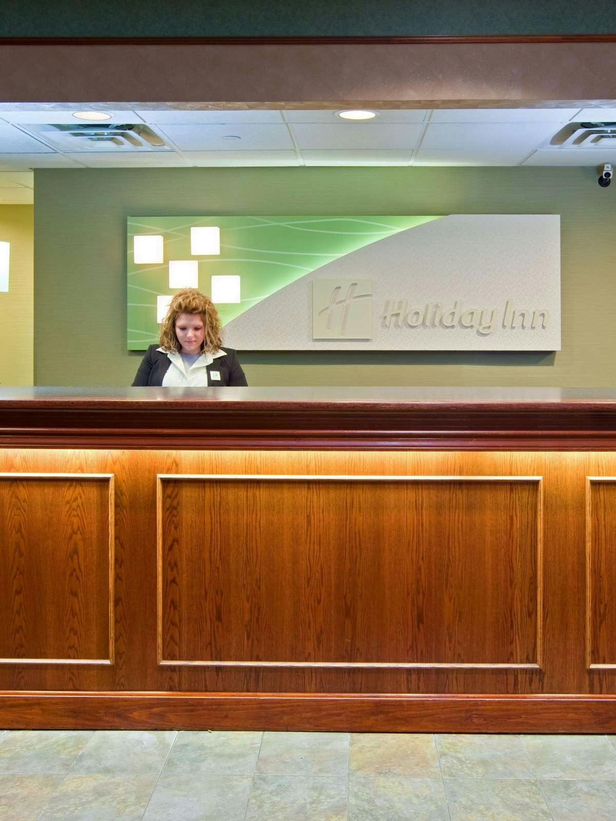 Hotel Holiday Inn Cincinnati Riverfront photo 3