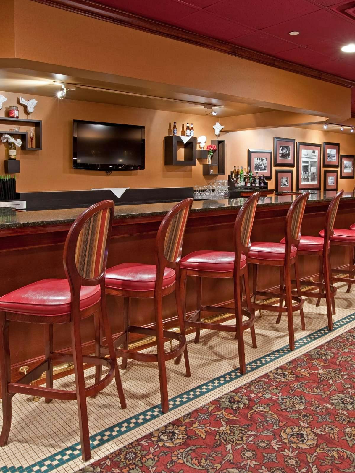 Hotel Holiday Inn Cincinnati Riverfront photo 4