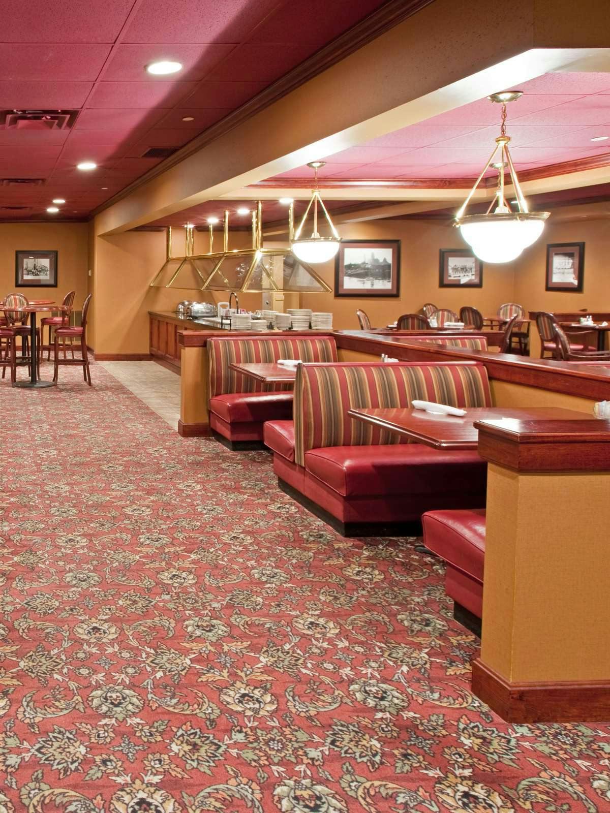 Hotel Holiday Inn Cincinnati Riverfront photo 5