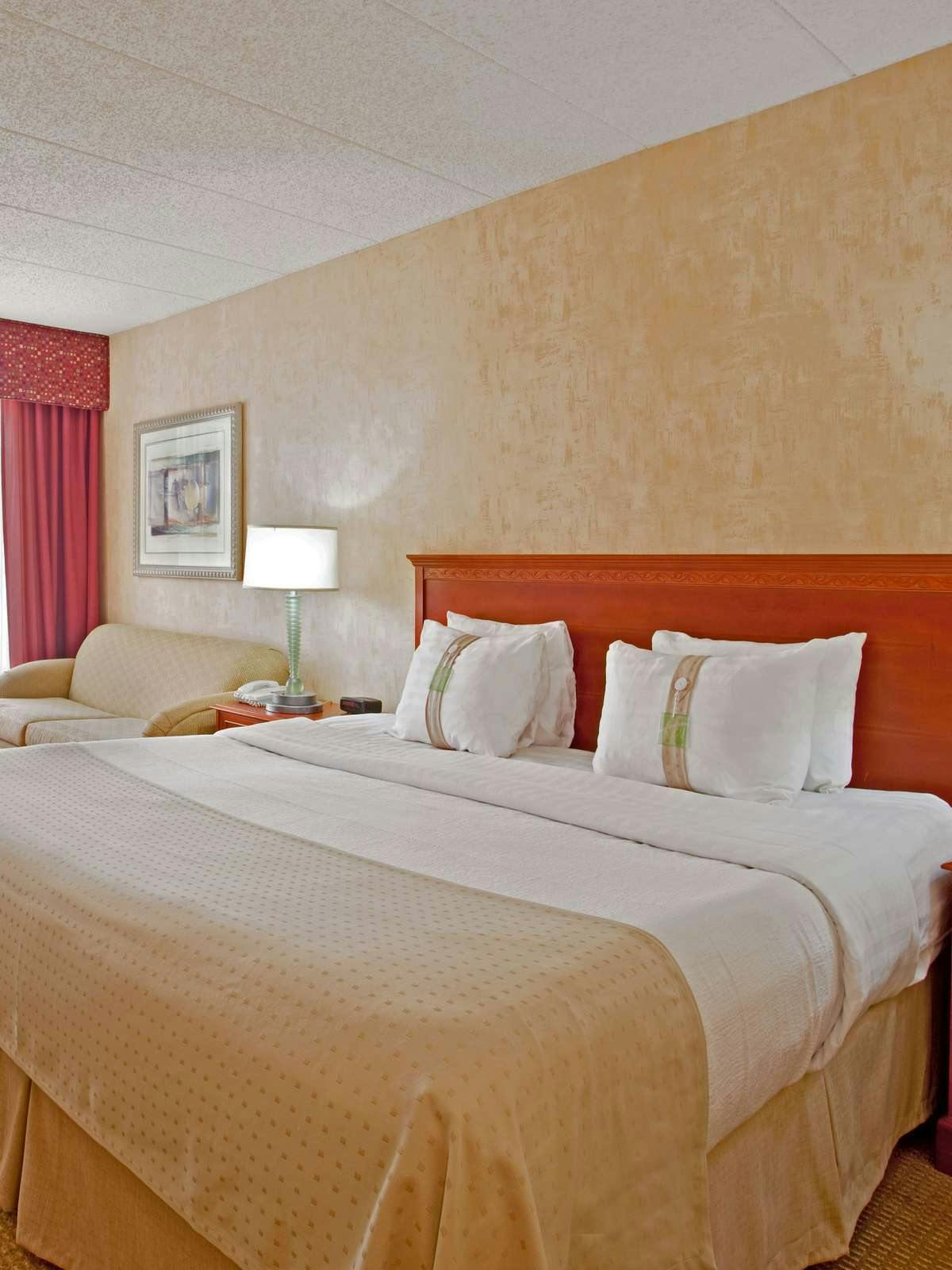 Hotel Holiday Inn Chicago NW Crystal Lake Convention Center photo 1