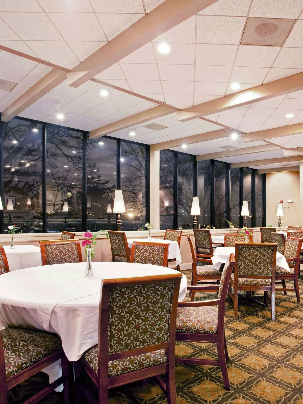 Hotel Holiday Inn Chicago NW Crystal Lake Convention Center photo 2