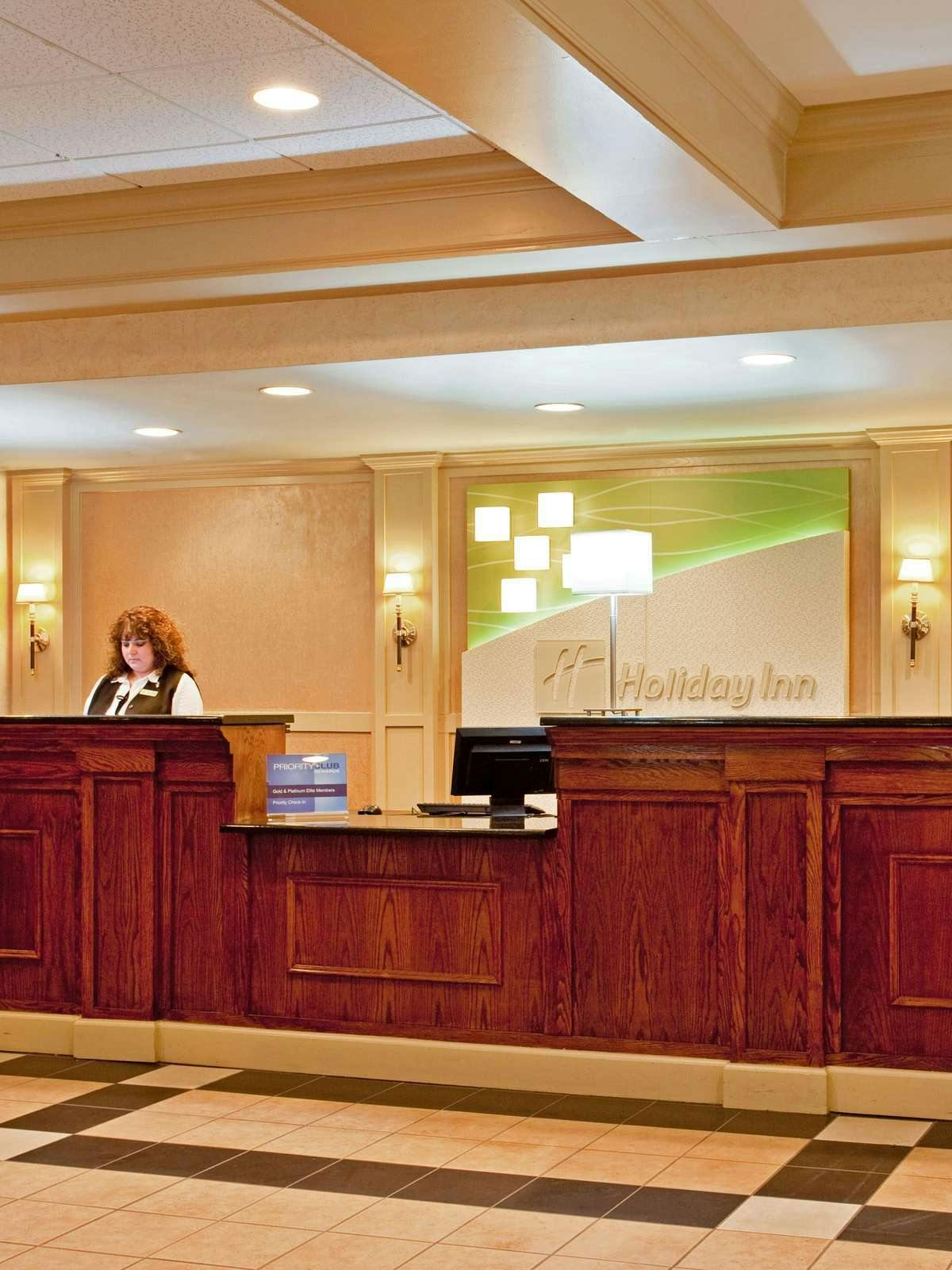 Hotel Holiday Inn Chicago NW Crystal Lake Convention Center photo 4