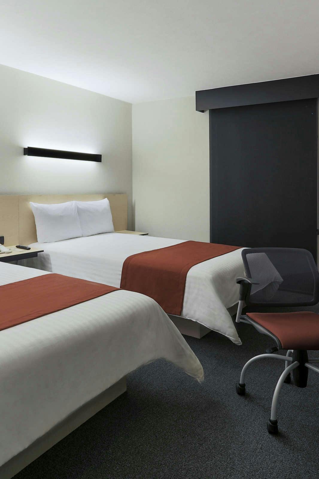 Hotel City Express Plus Guadalajara Expo photo 4