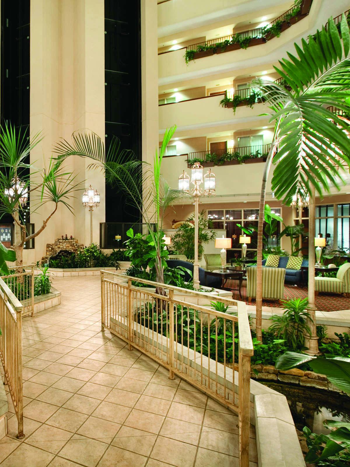 Hotel EMBASSY SUITES CHARLESTON, W.V. photo 3