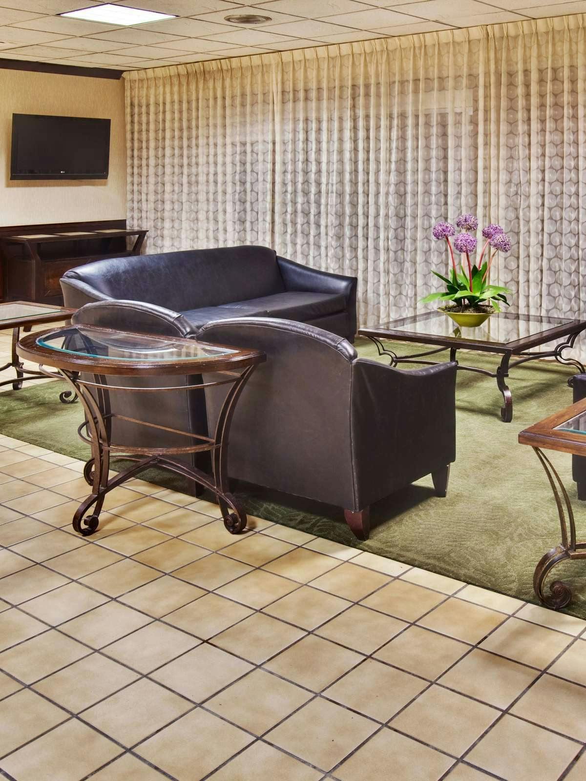 Hotel Holiday Inn Des Moines Airport/Conference Center photo 1