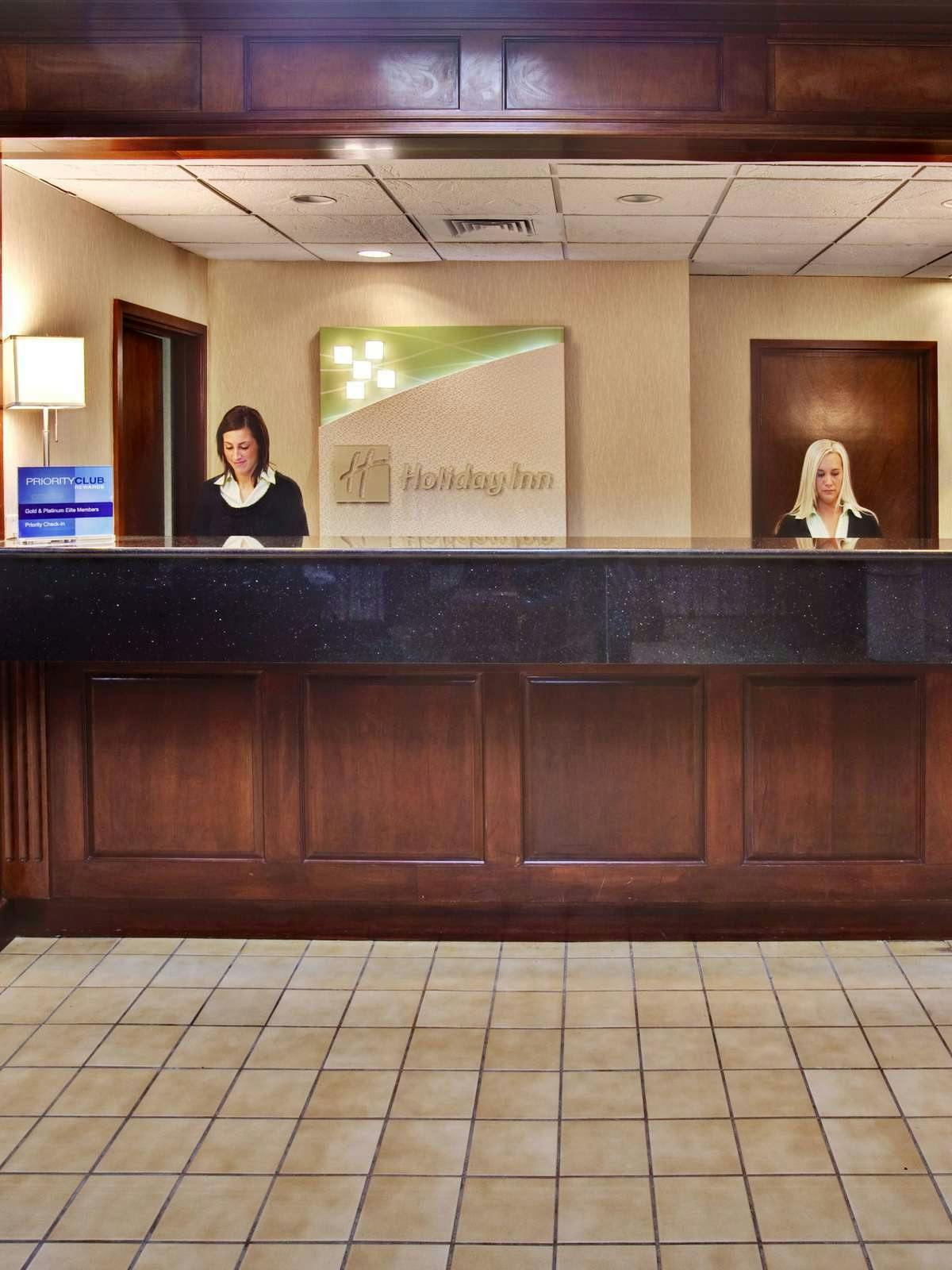 Hotel Holiday Inn Des Moines Airport/Conference Center photo 2