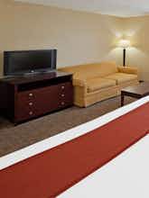 Hotel Holiday Inn Express Andrews AFB photo 2