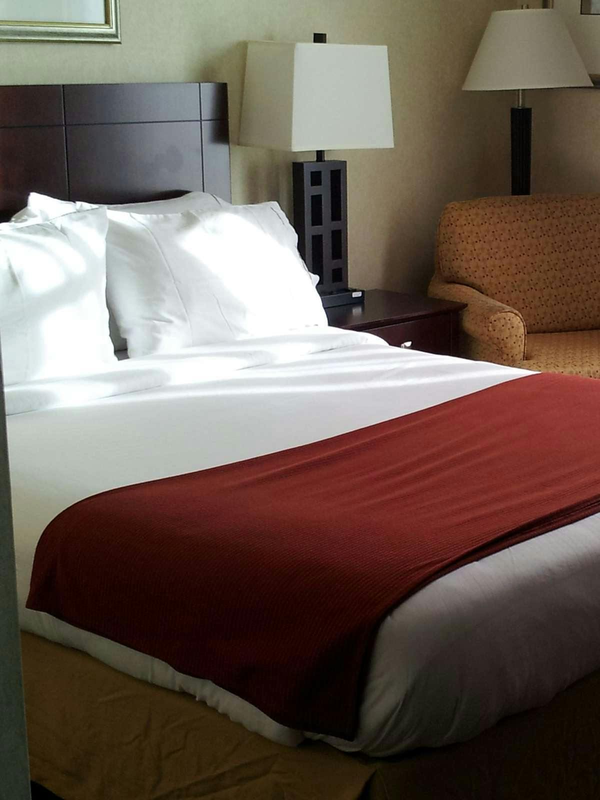 Hotel Holiday Inn Express Andrews AFB photo 1