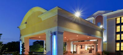 Holiday Inn Express Andrews AFB