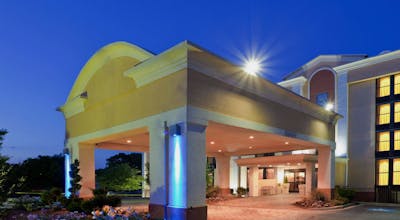 Holiday Inn Express Andrews AFB