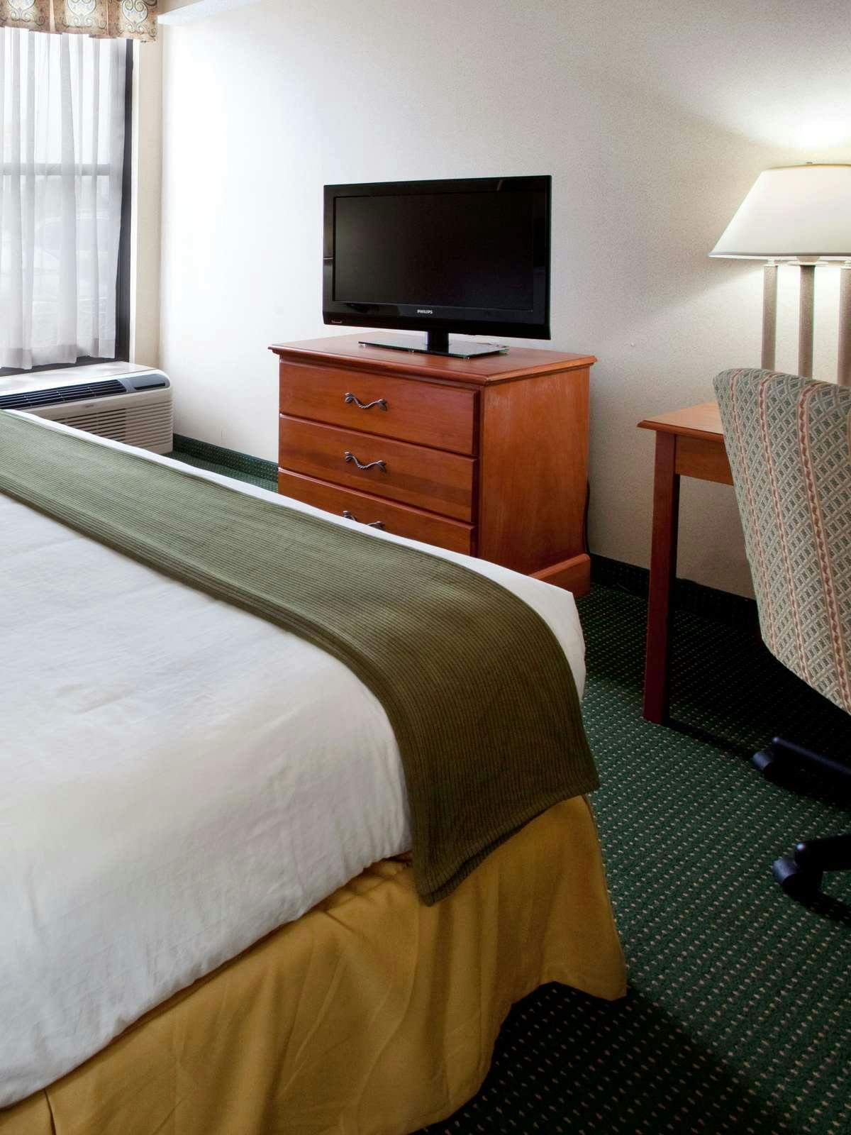Hotel Holiday Inn Express Anderson photo 2