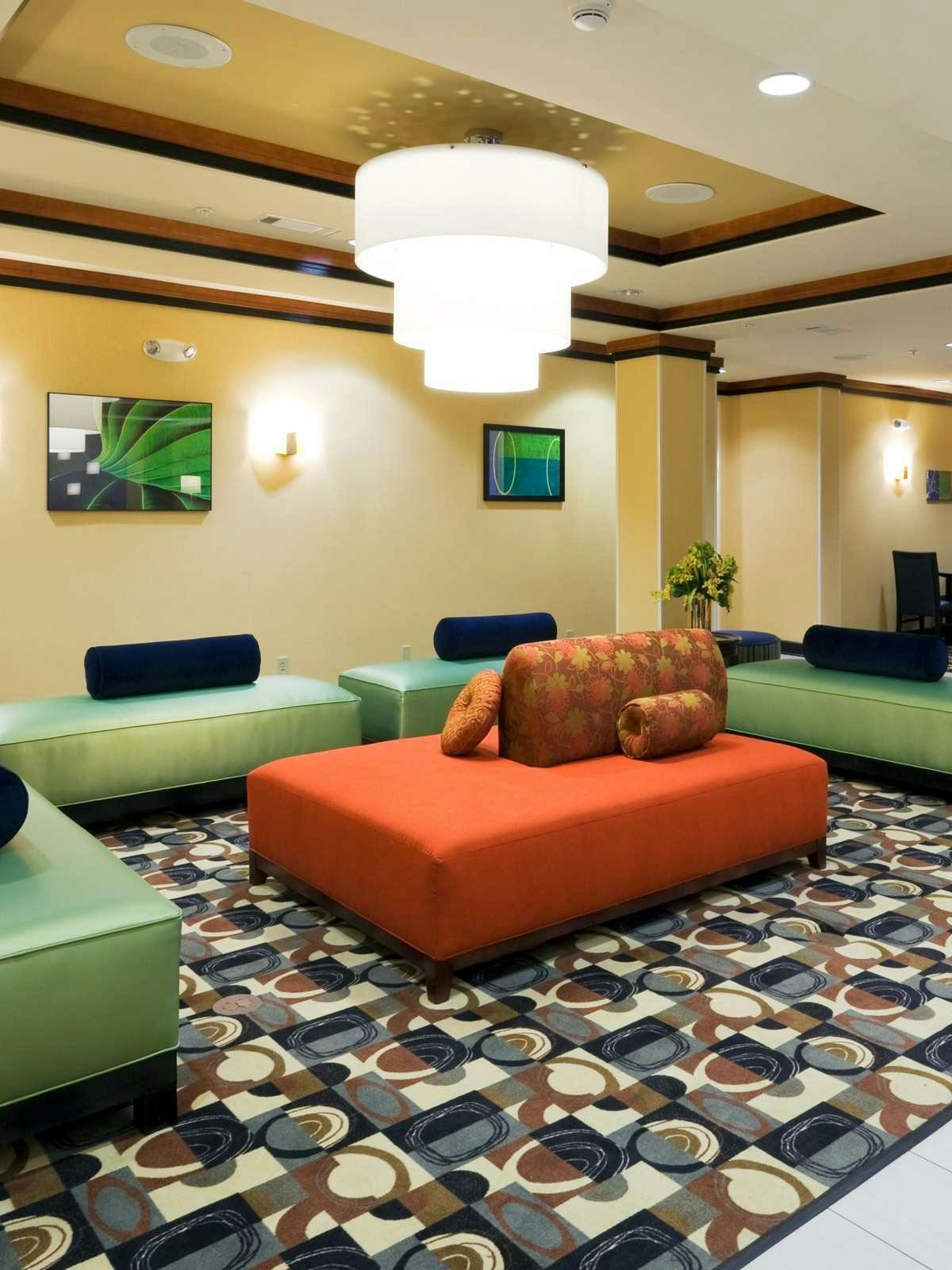 Hotel Holiday Inn Express Atmore photo 3