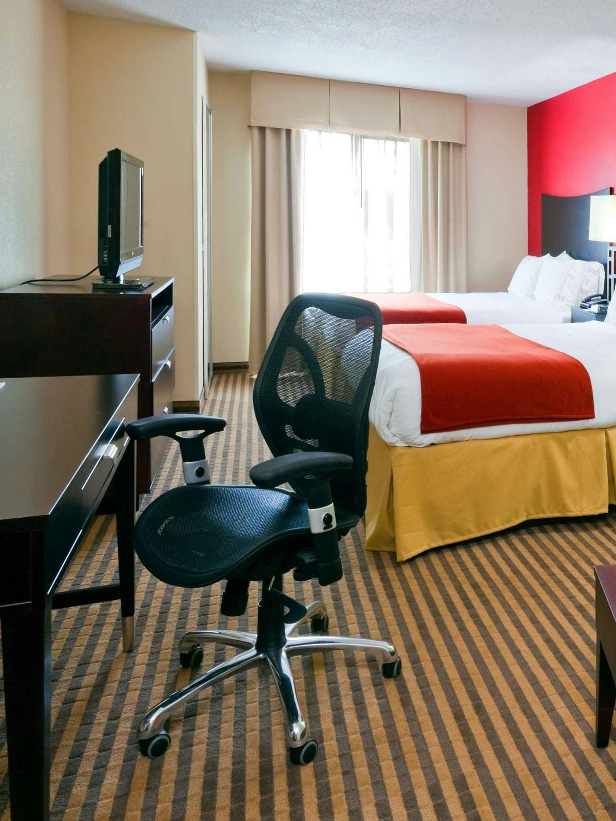 Hotel Holiday Inn Express Atmore photo 2