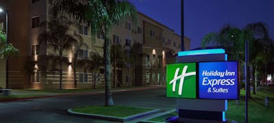 Holiday Inn Express Bakersfield Central