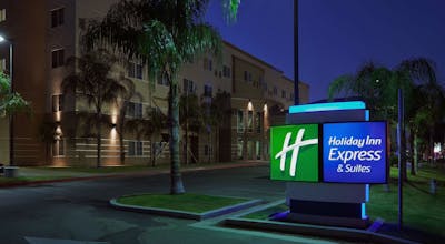 Holiday Inn Express Bakersfield Central