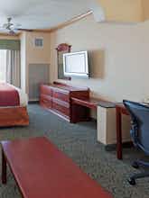 Hotel Holiday Inn Express Bakersfield Central photo 2