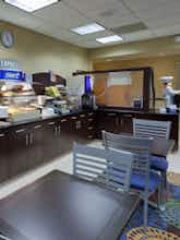 Hotel Holiday Inn Express Baltimore BWI Airport West photo 5
