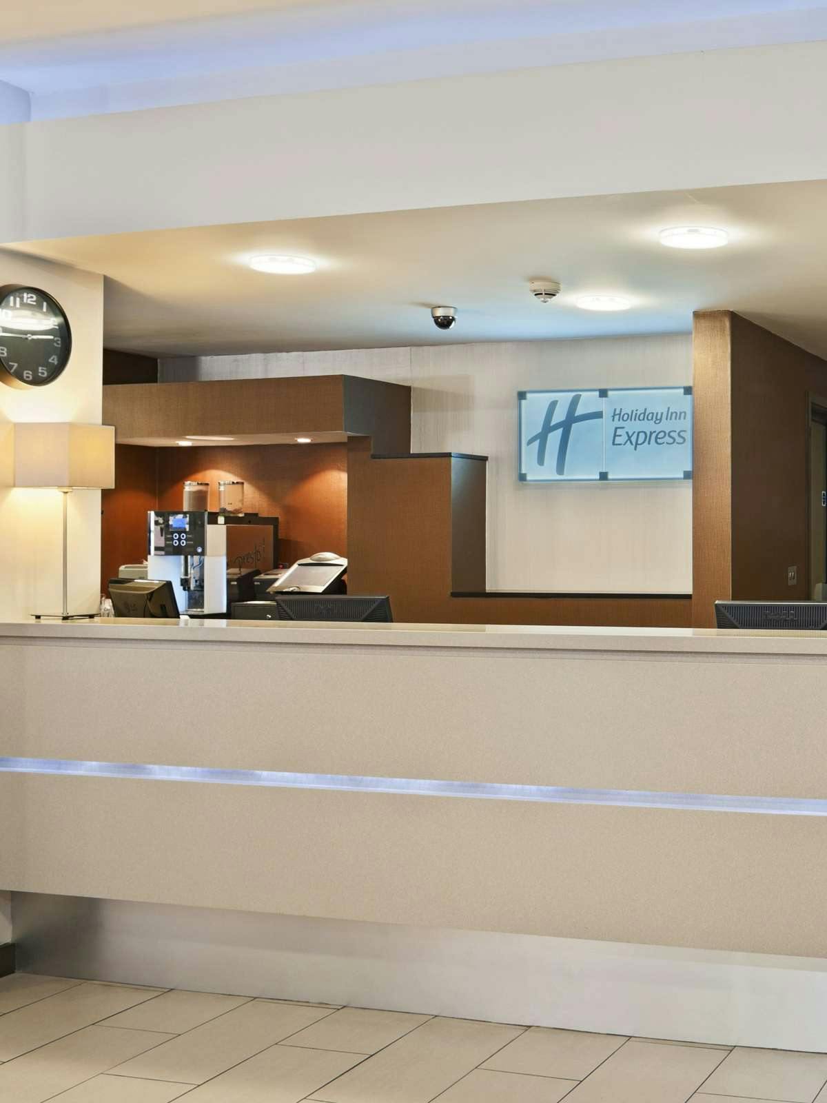 Hotel Holiday Inn Express Belfast City Queen's Quarter photo 4