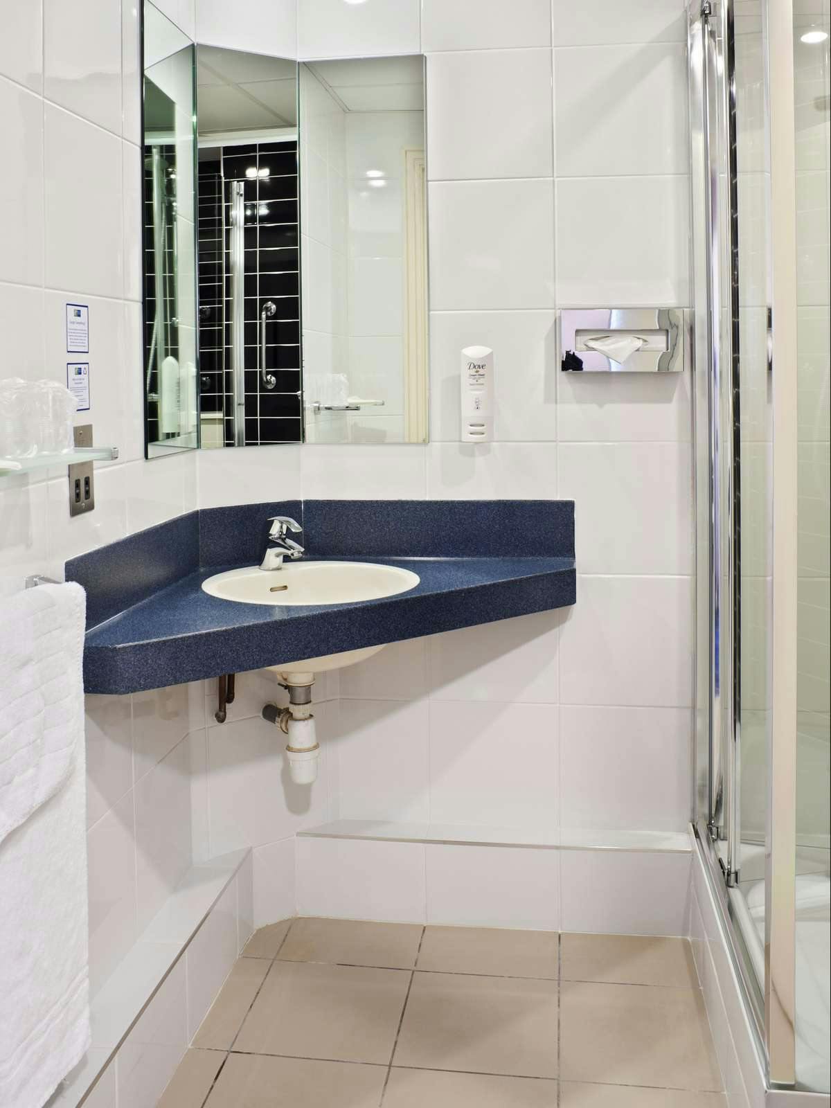 Hotel Holiday Inn Express Belfast City Queen's Quarter photo 2