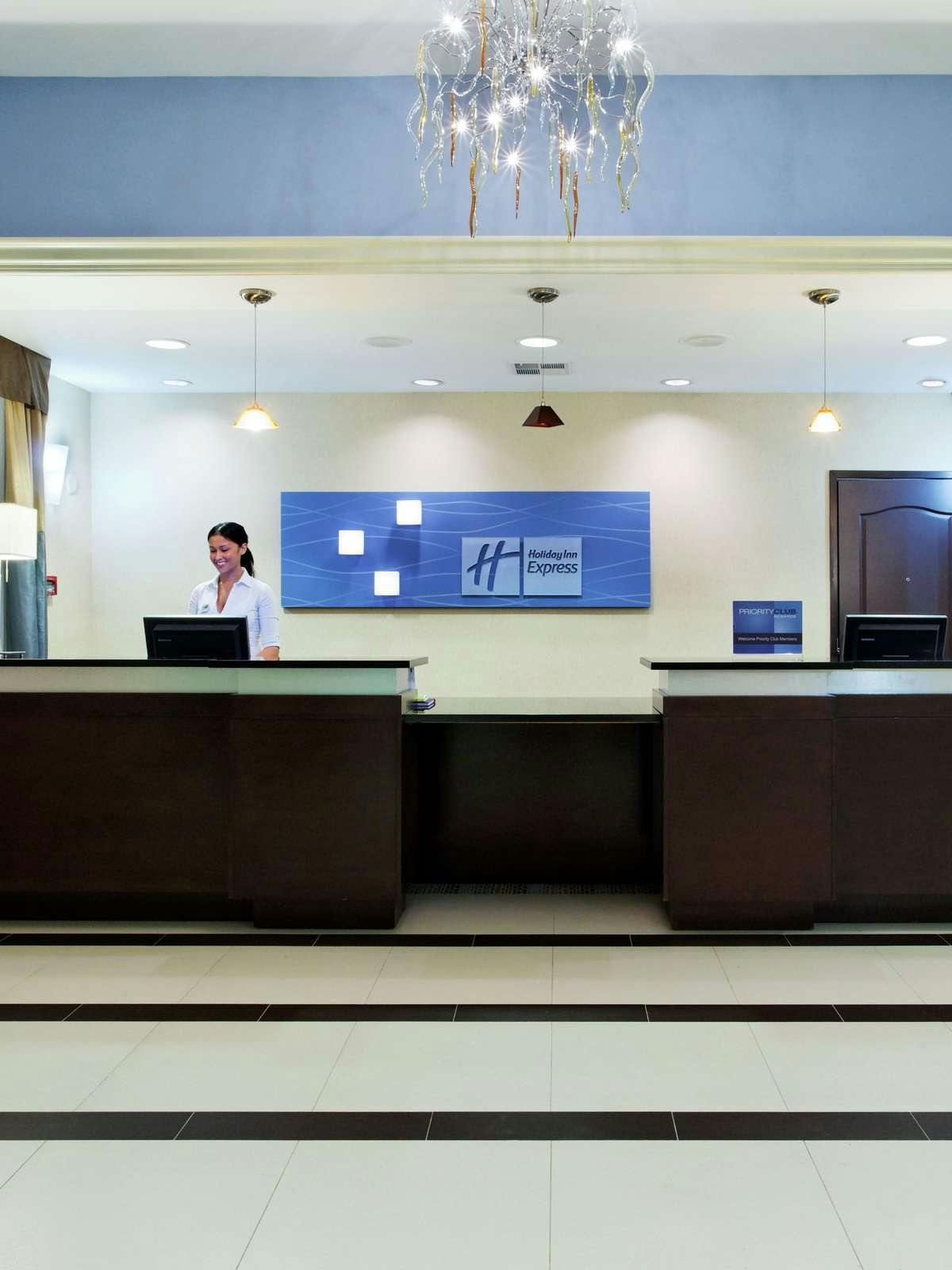 Hotel Holiday Inn Express Benicia photo 5