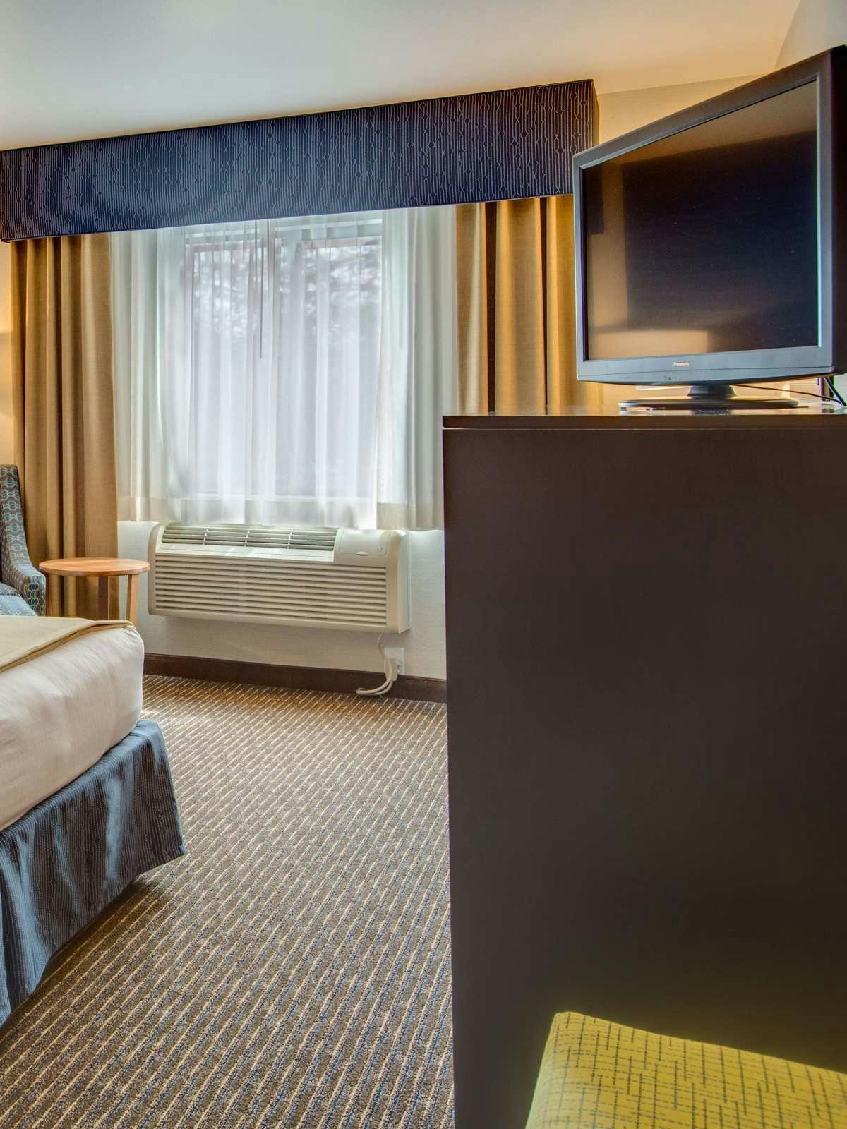 Hotel Holiday Inn Express Bellingham photo 2