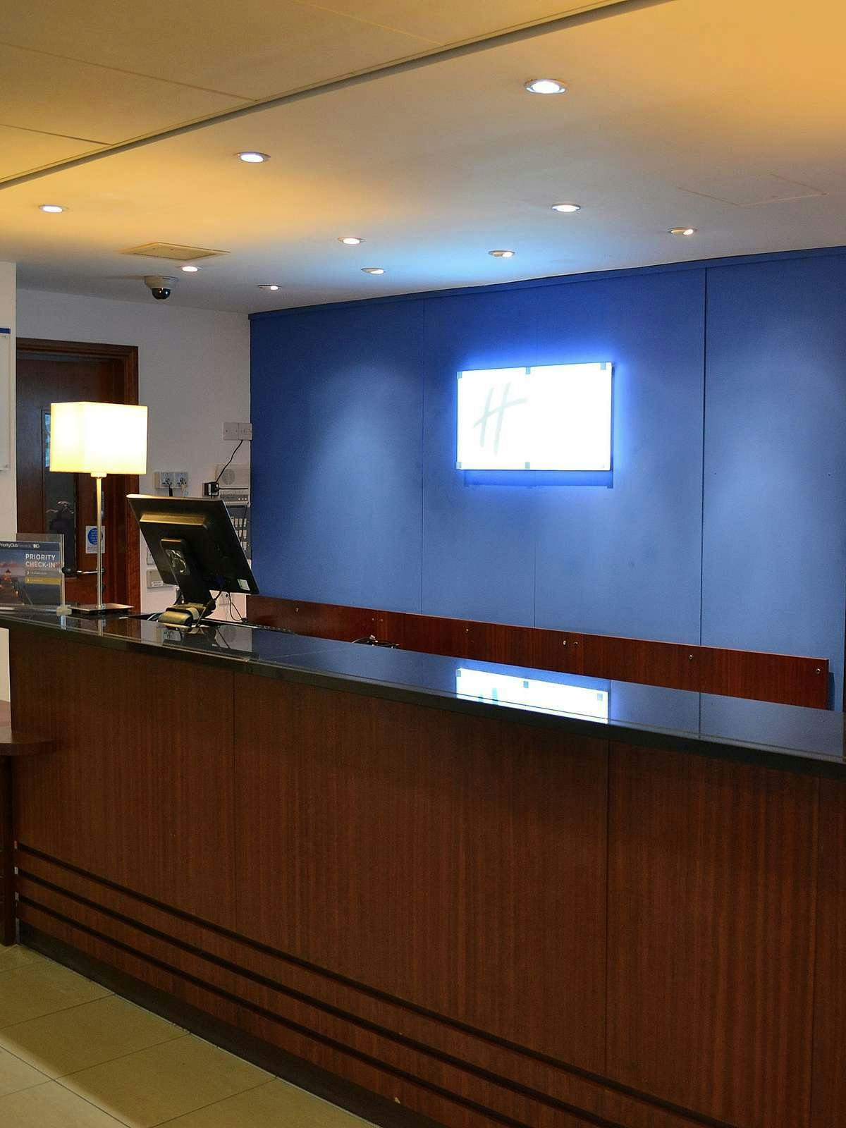 Hotel Holiday Inn Express Birmingham Star City photo 5