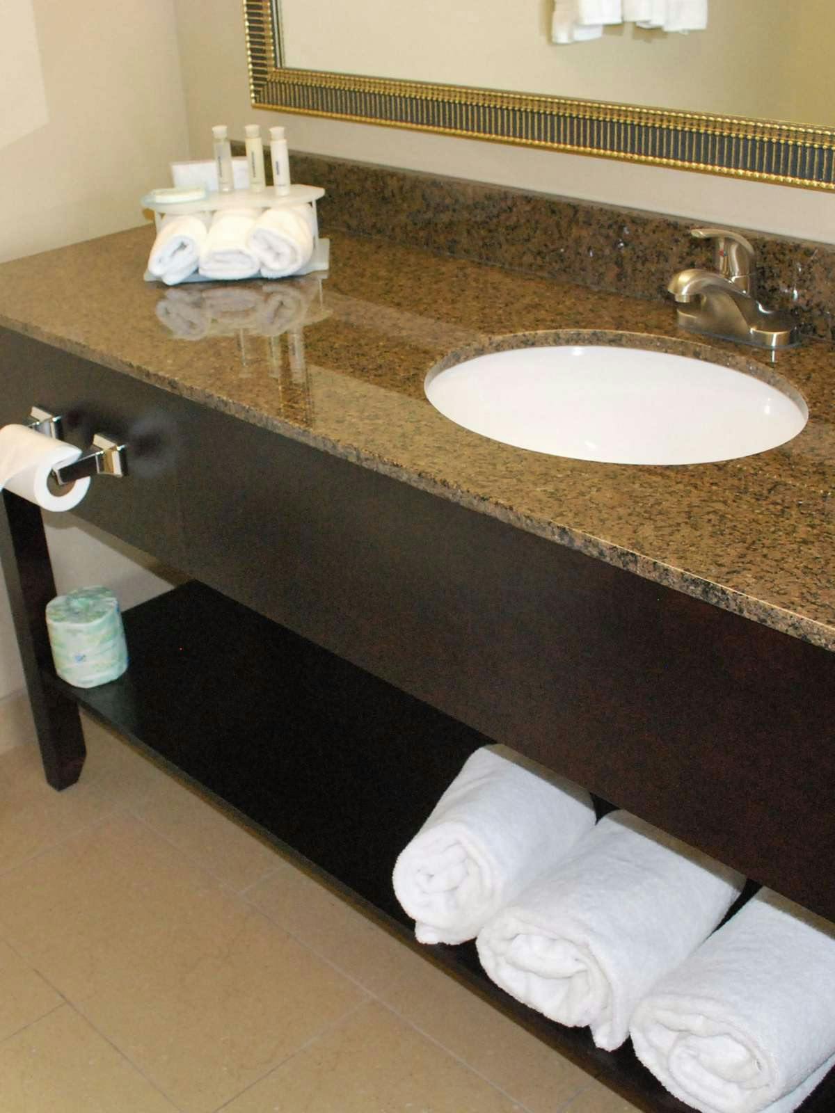 Hotel Holiday Inn Express Bloomington West photo 3