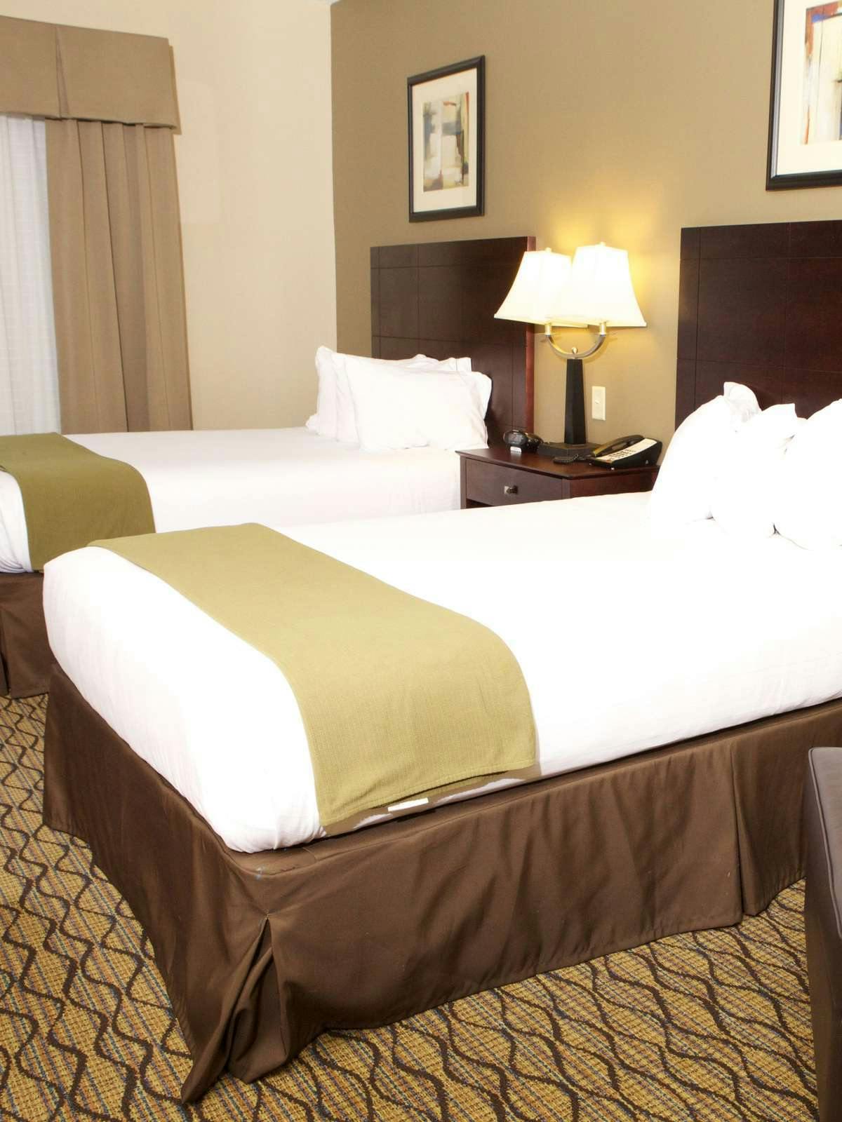 Hotel Holiday Inn Express Bloomington West photo 1