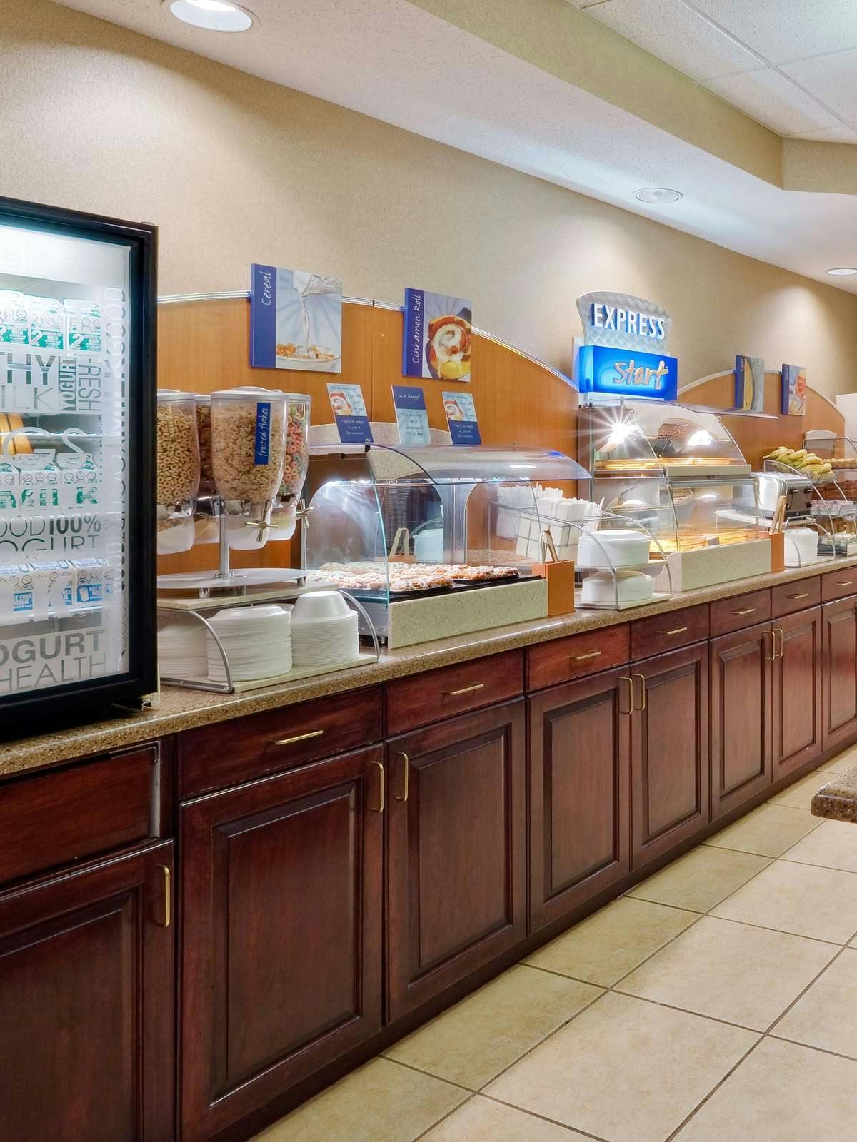 Hotel Holiday Inn Express Bloomsburg photo 5