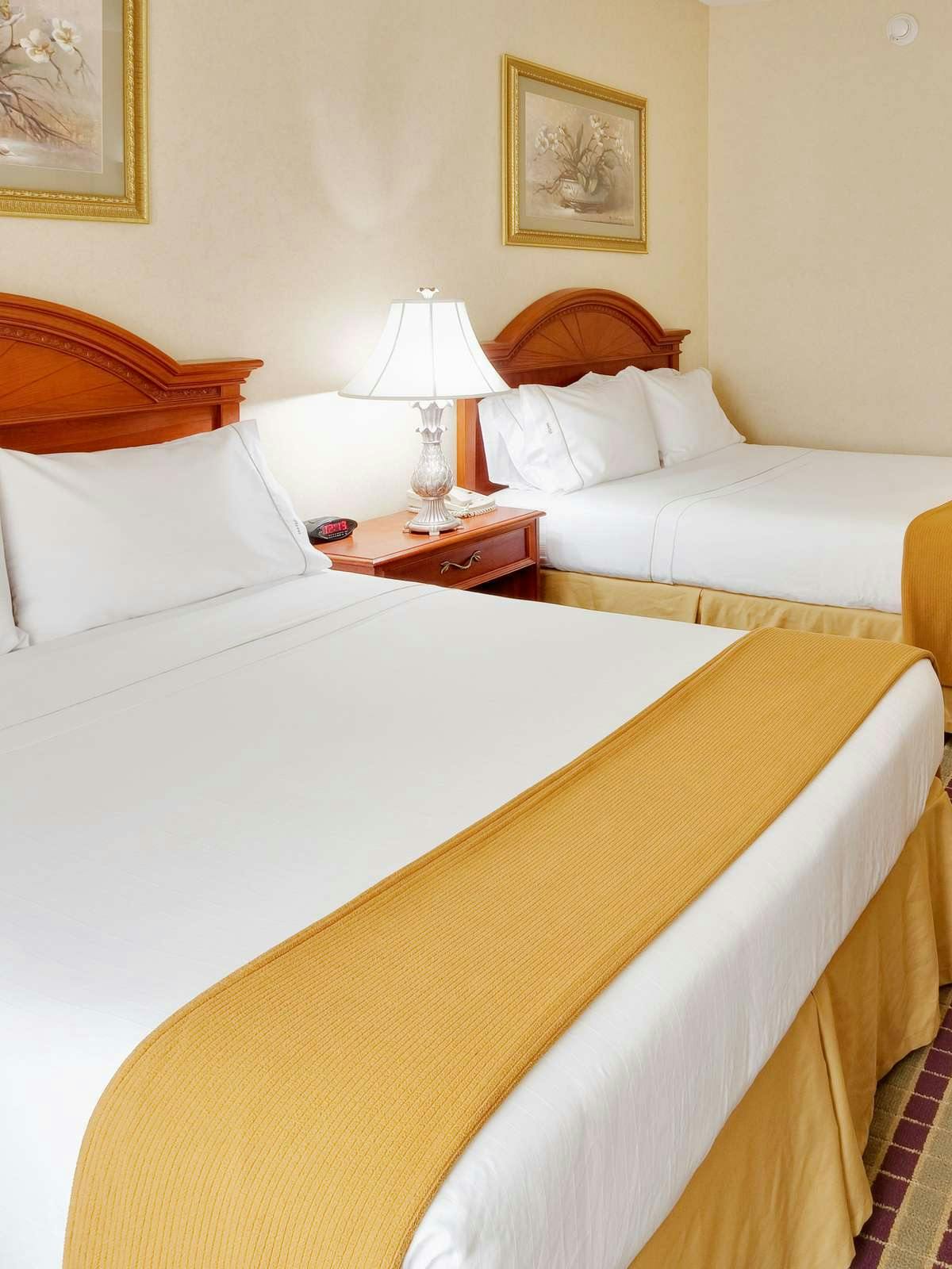 Hotel Holiday Inn Express Bloomsburg photo 1