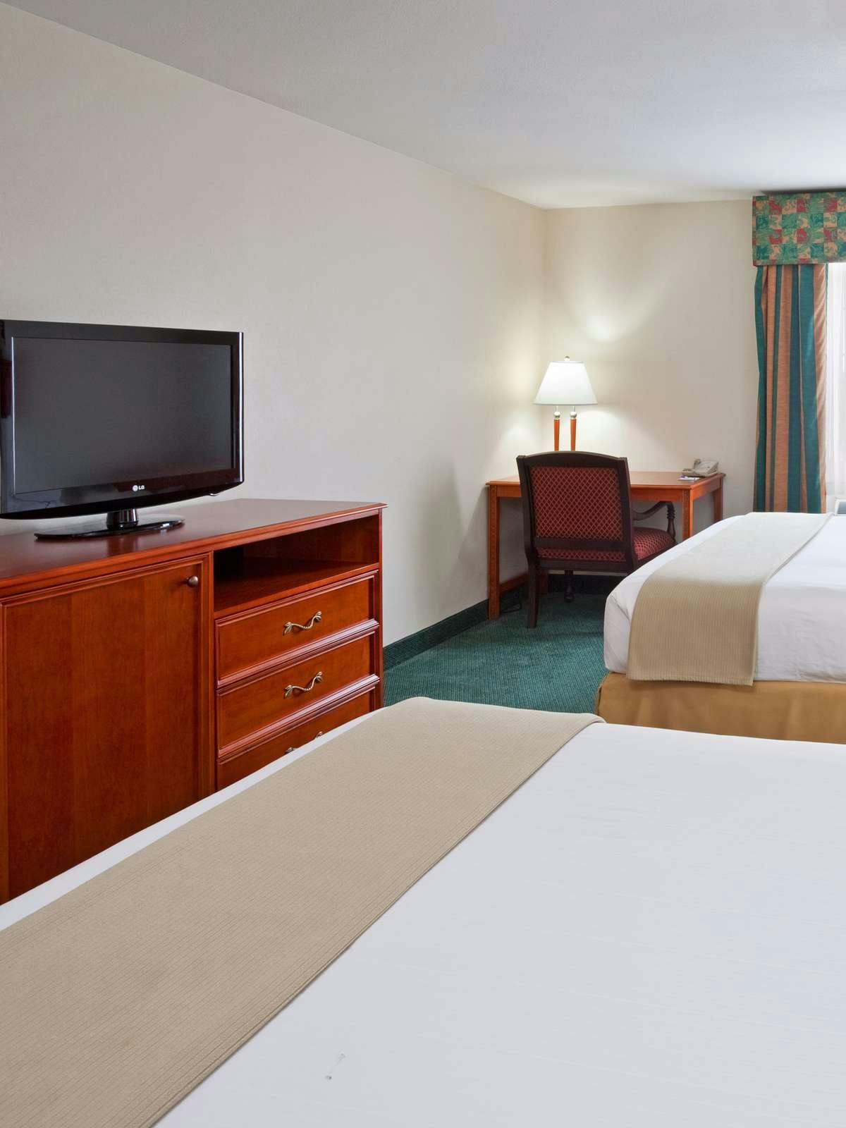 Hotel Holiday Inn Express Birch Run photo 3