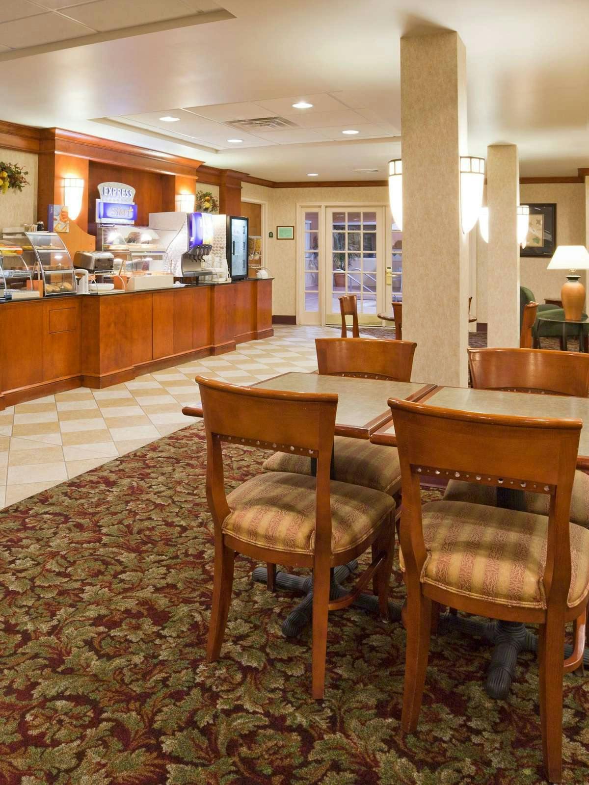 Hotel Holiday Inn Express Brown Deer photo 5