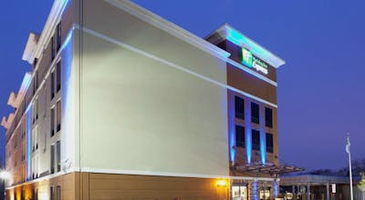 Holiday Inn Express BW Parkway