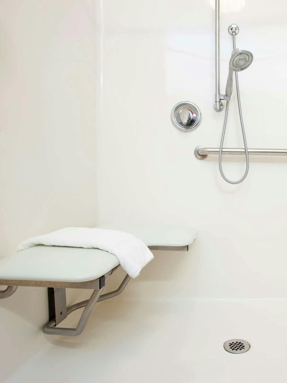 Hotel Holiday Inn Express Brook Park photo 3