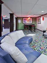 Hotel Holiday Inn Express Brook Park photo 4