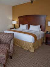 Hotel Holiday Inn Express Buda photo 1