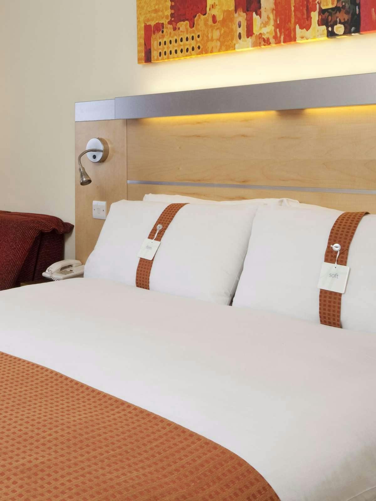 Hotel Holiday Inn Express Cambridge photo 1