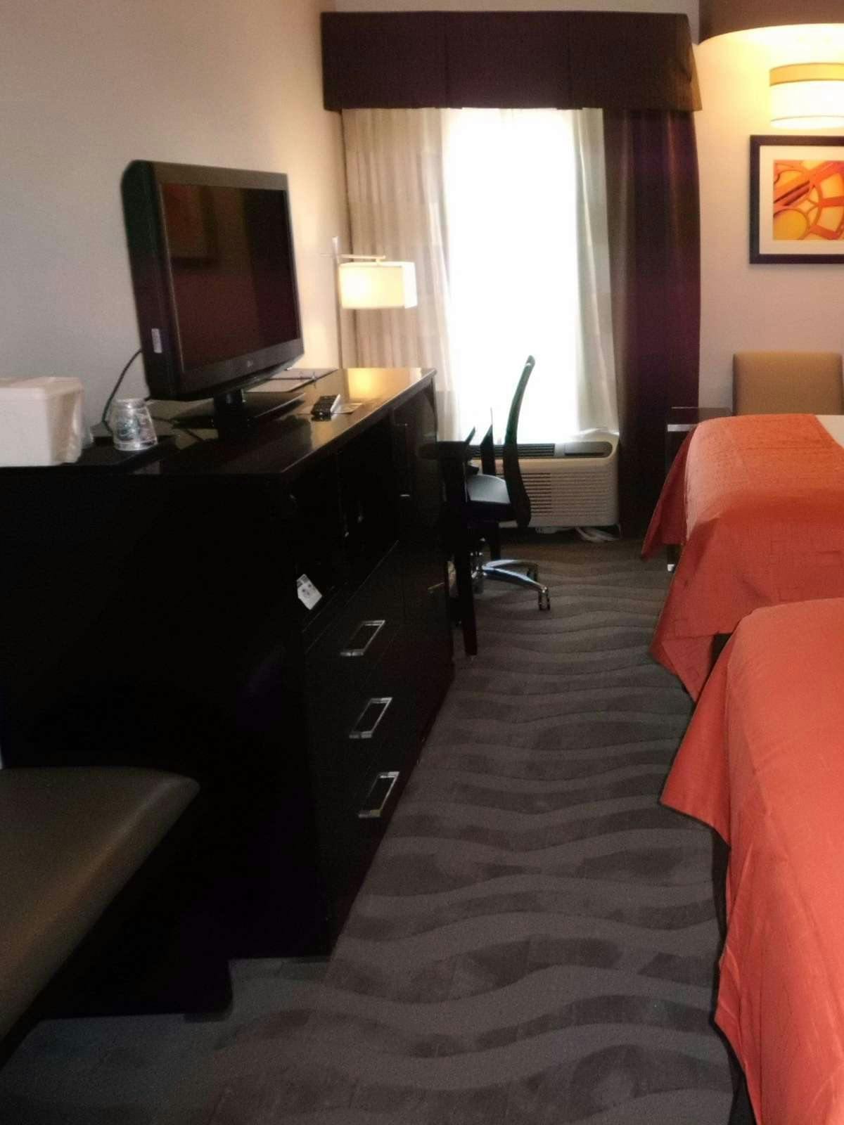 Hotel Holiday Inn Express Burlington photo 5