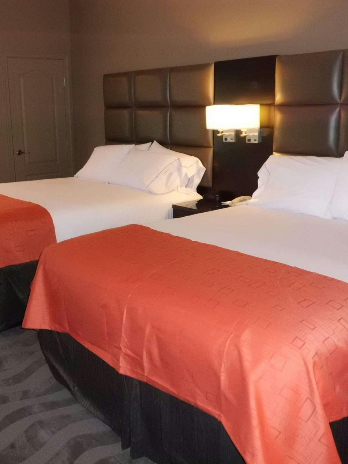 Hotel Holiday Inn Express Burlington photo 3